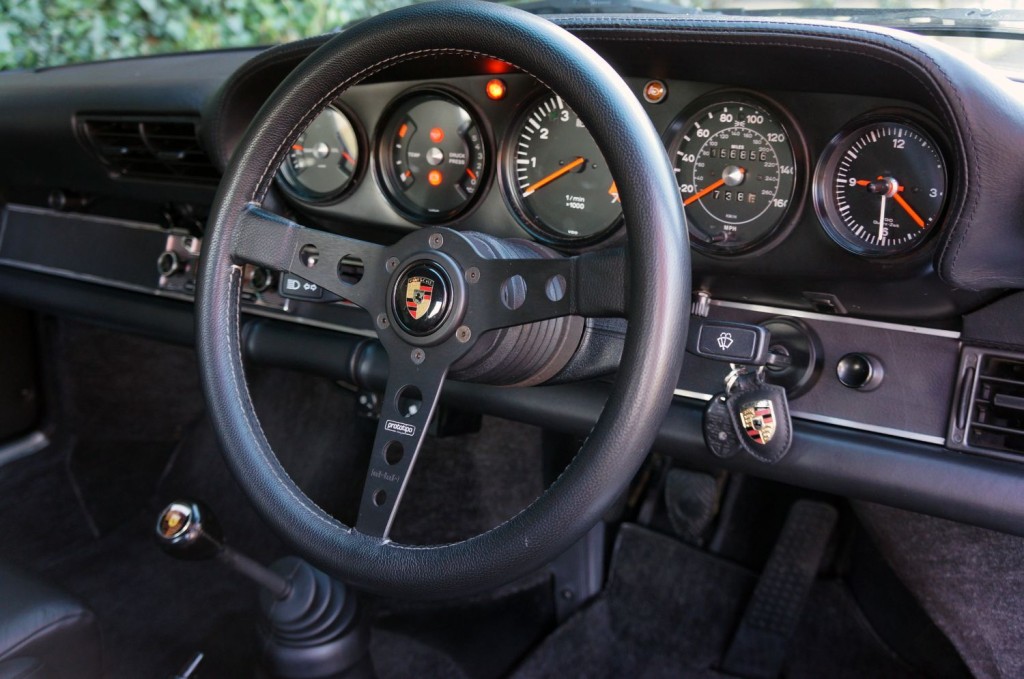 PORSCHE 911 CLASSIC