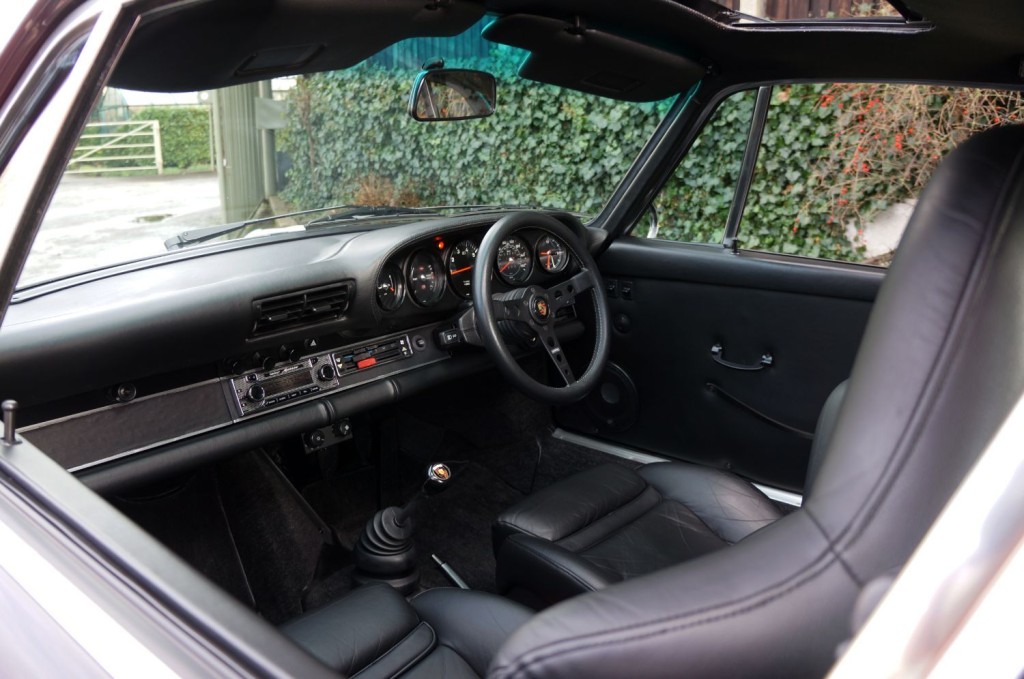 PORSCHE 911 CLASSIC