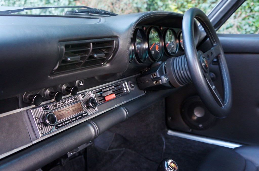 PORSCHE 911 CLASSIC
