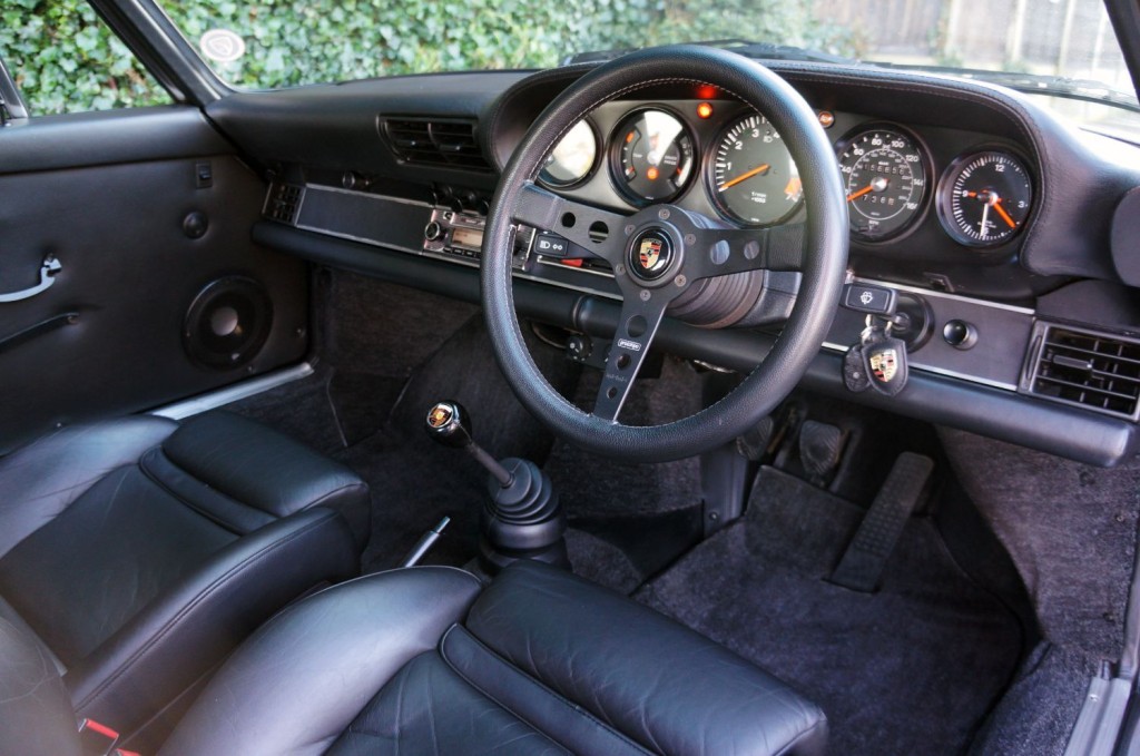 PORSCHE 911 CLASSIC
