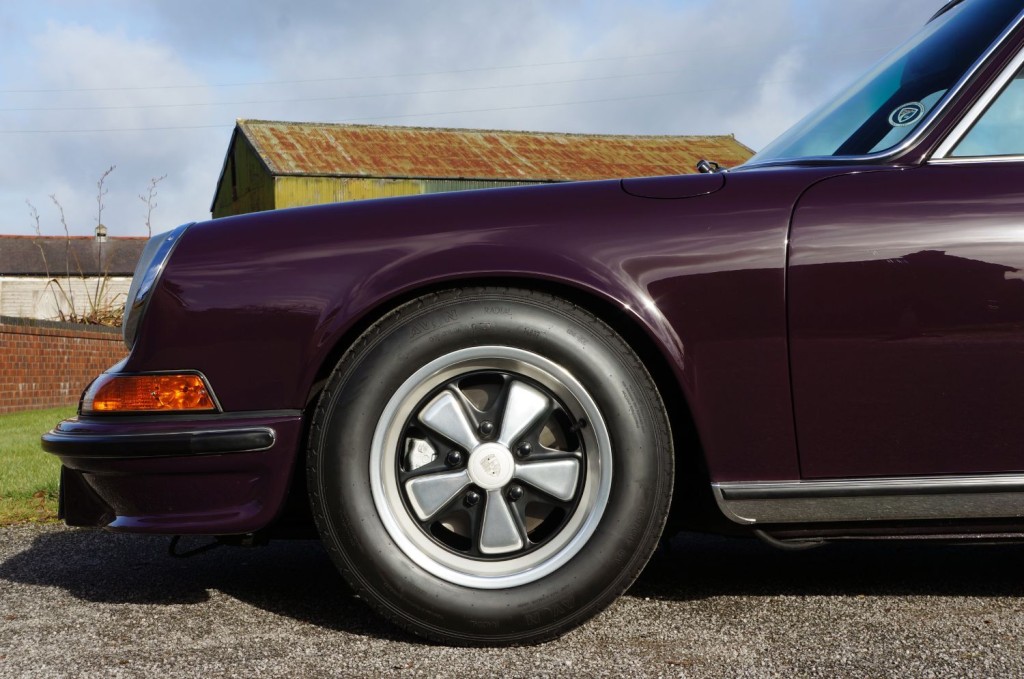 PORSCHE 911 CLASSIC
