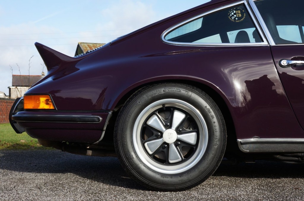 PORSCHE 911 CLASSIC