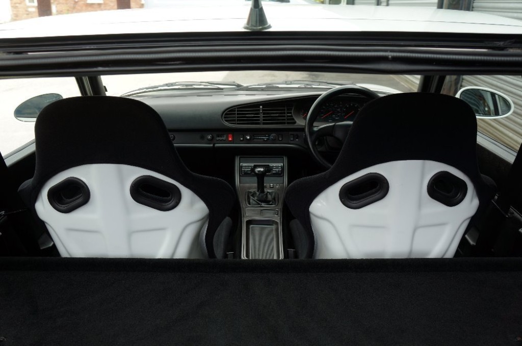 PORSCHE 968