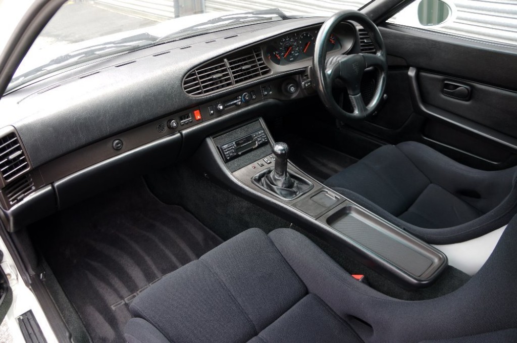 PORSCHE 968
