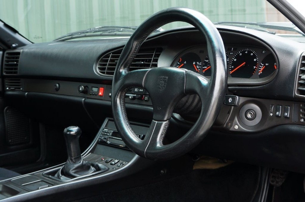 PORSCHE 968