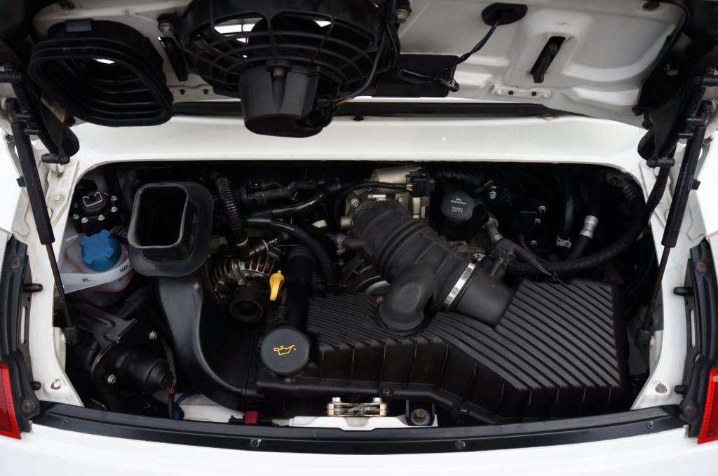 PORSCHE 911