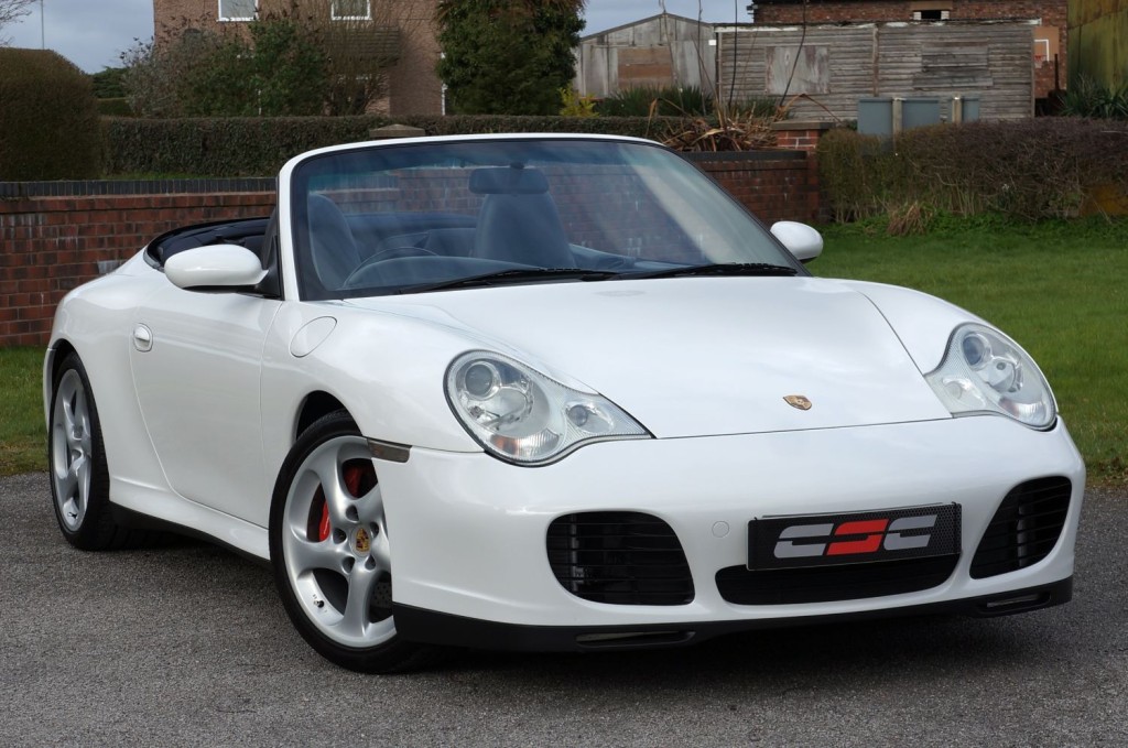 PORSCHE 911