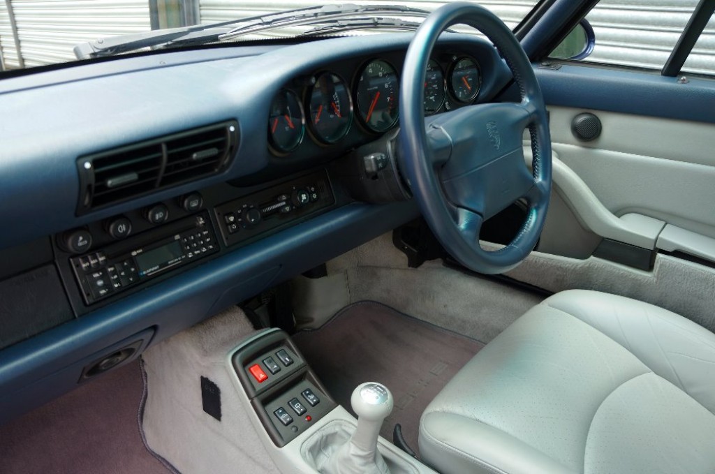 PORSCHE 911 CLASSIC