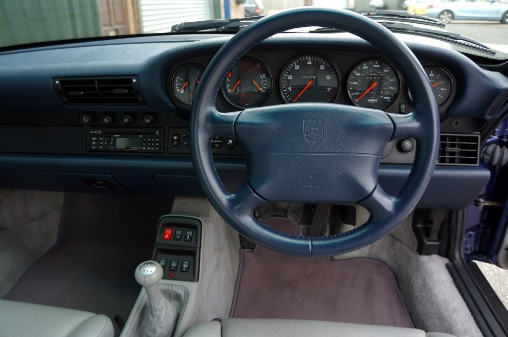 PORSCHE 911 CLASSIC