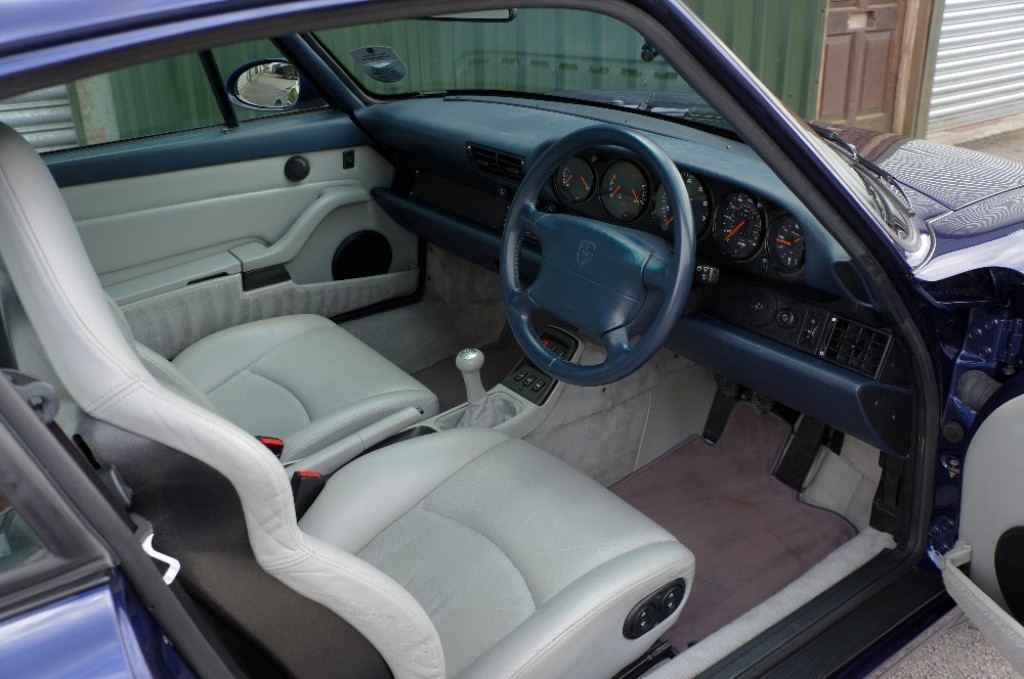 PORSCHE 911 CLASSIC
