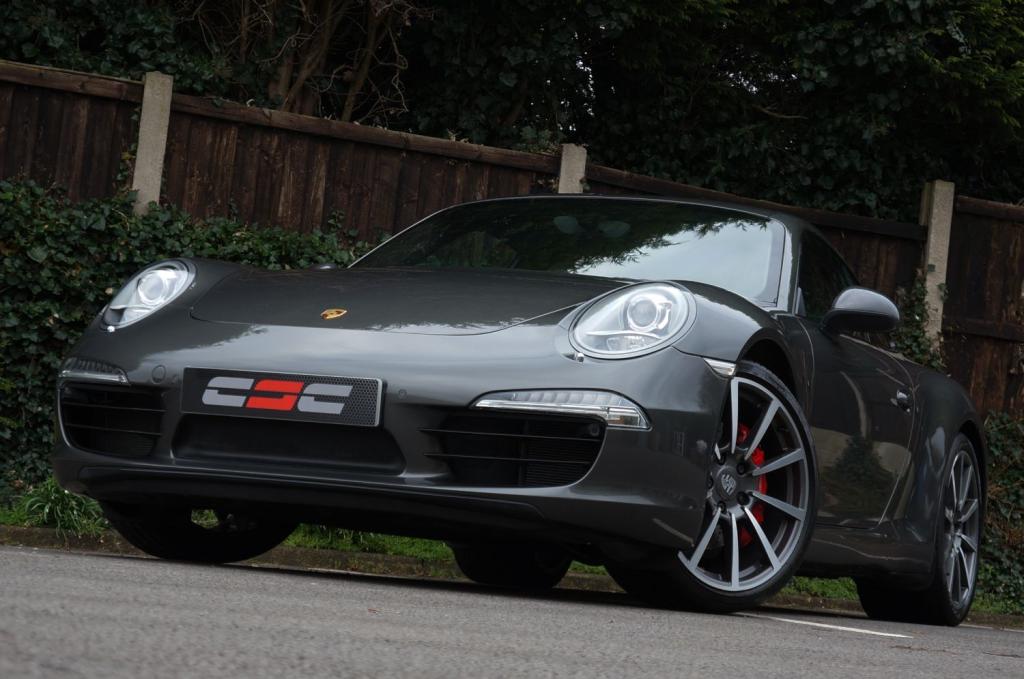 PORSCHE 911