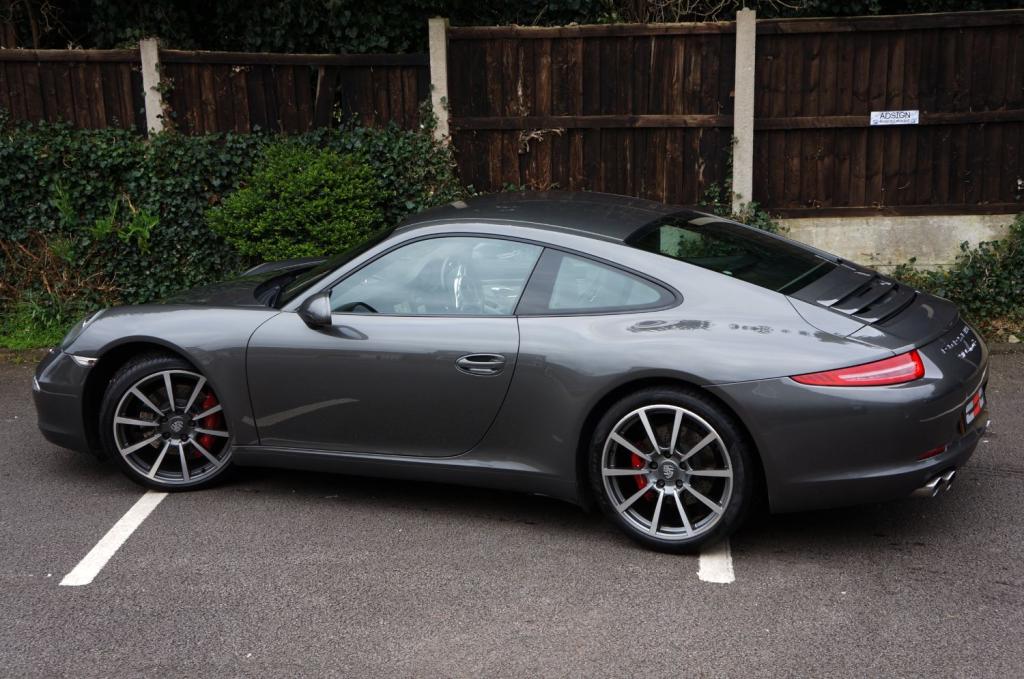 PORSCHE 911