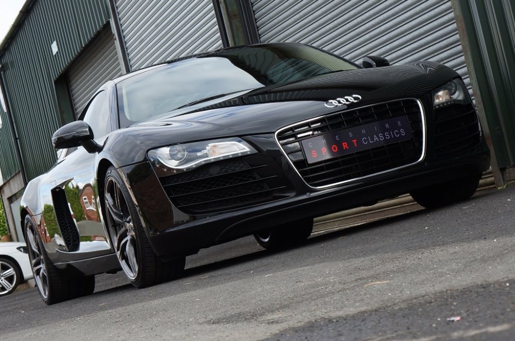 AUDI R8
