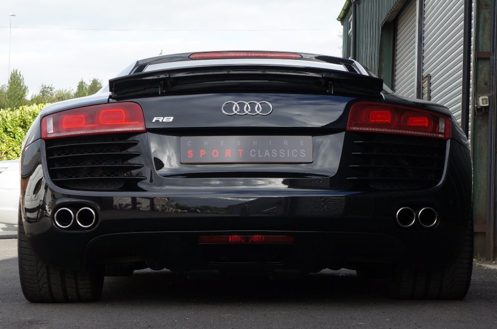 AUDI R8