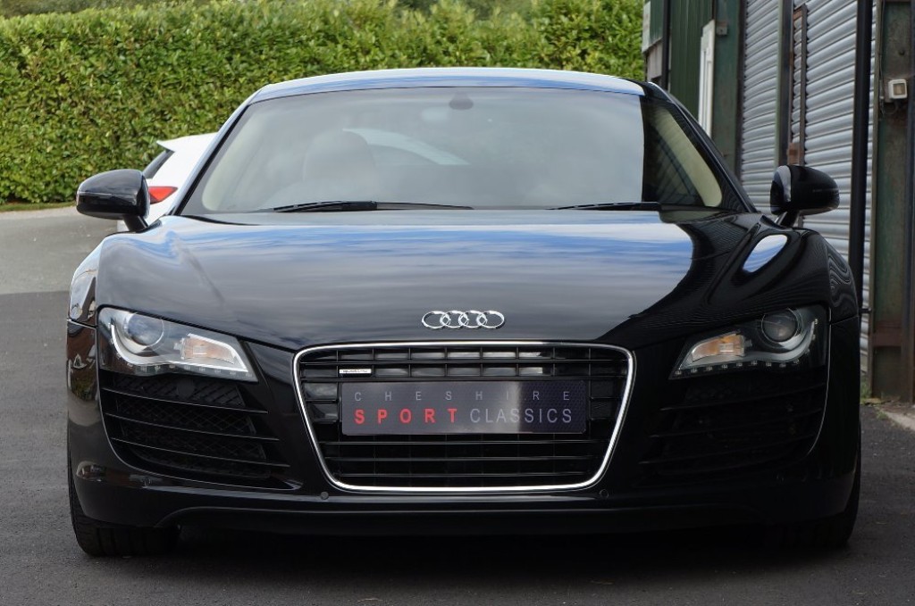 AUDI R8