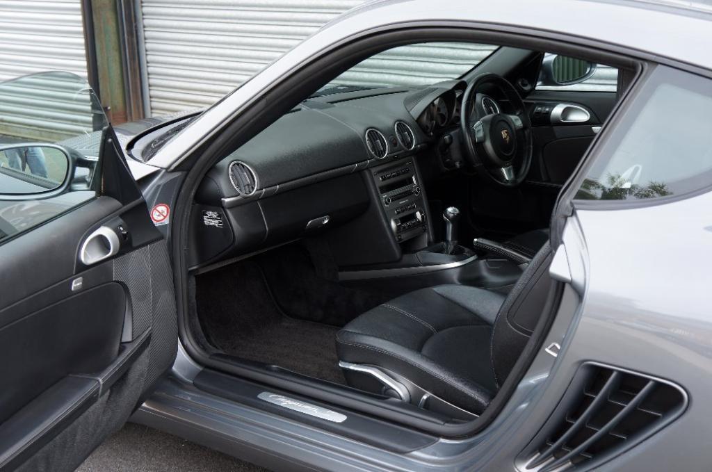 PORSCHE CAYMAN