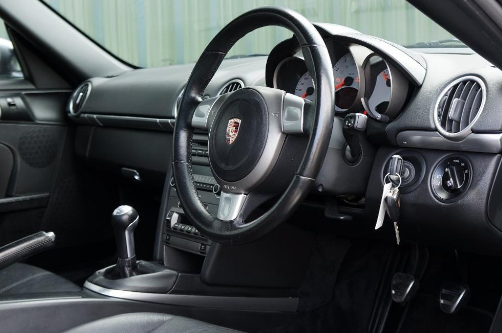 PORSCHE CAYMAN