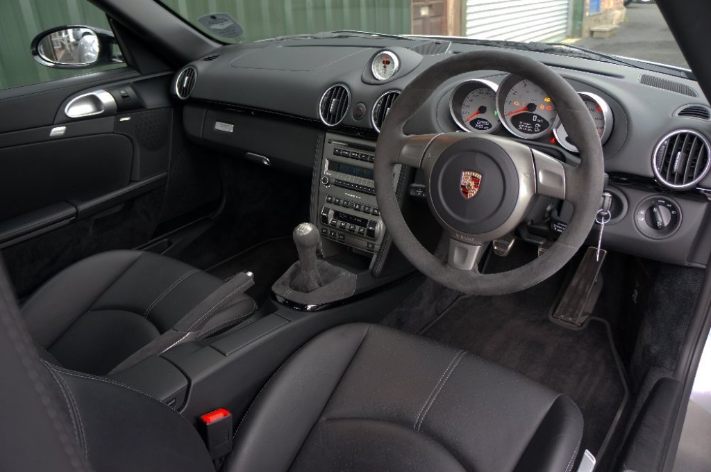 PORSCHE CAYMAN