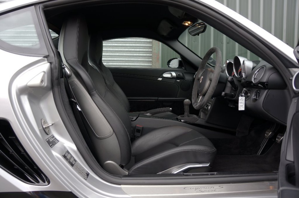 PORSCHE CAYMAN