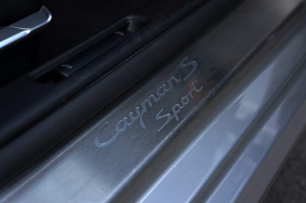 PORSCHE CAYMAN