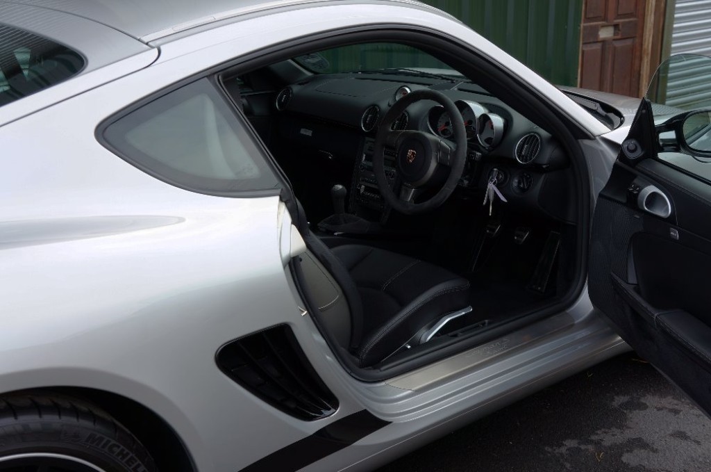 PORSCHE CAYMAN