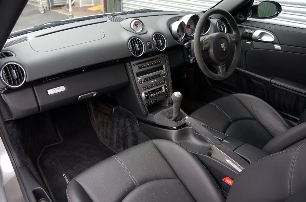PORSCHE CAYMAN