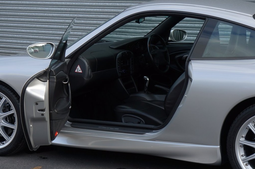 PORSCHE 911 MK 996