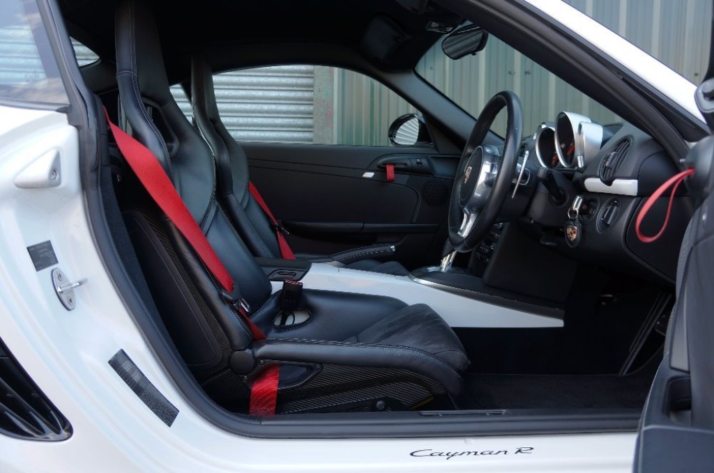 PORSCHE CAYMAN
