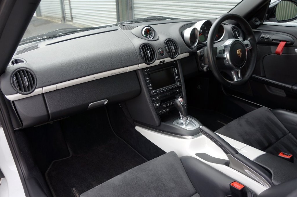 PORSCHE CAYMAN