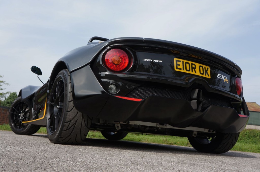 ZENOS E10