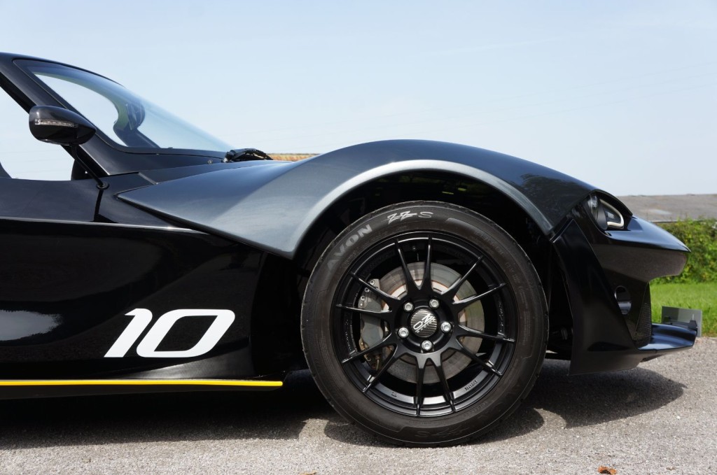 ZENOS E10