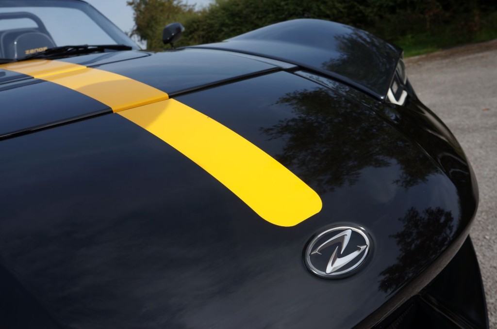 ZENOS E10