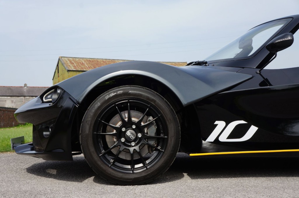 ZENOS E10