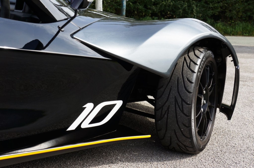 ZENOS E10