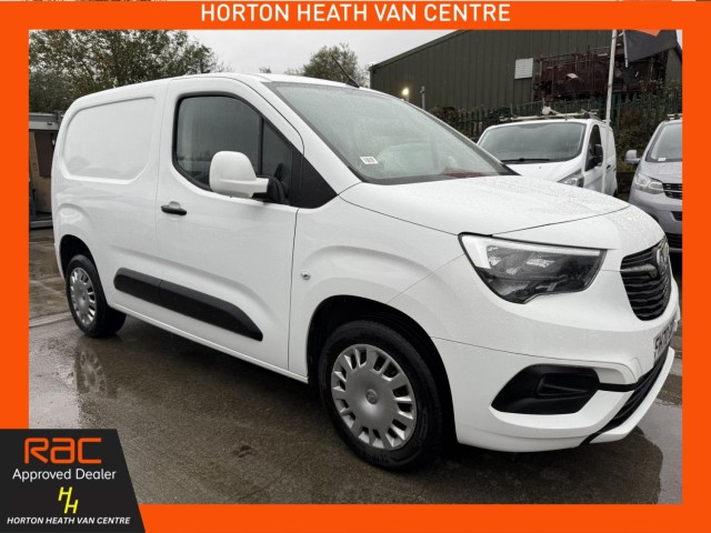 VAUXHALL COMBO 1.5 TURBO D 2300 SPORTIVE-3 SEATS-NAV-AC-PARKPILOT-CRUISE-CARPLAY-E PACK (2020/70)
