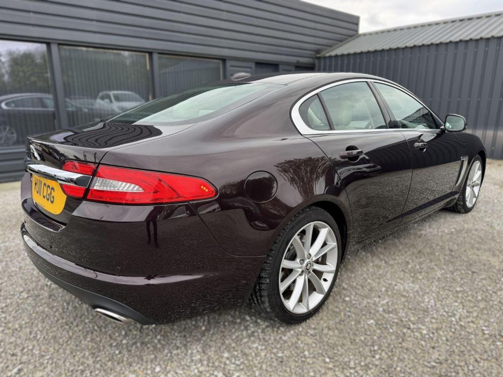 View JAGUAR XF 2.2d Premium Luxury Auto Euro 5 (s/s) 4dr