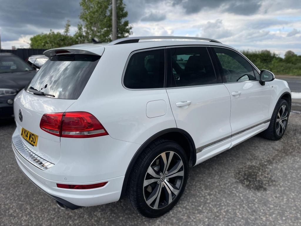 View VOLKSWAGEN TOUAREG 3.0 TDI V6 BlueMotion Tech R-Line