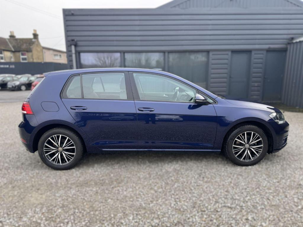 View VOLKSWAGEN GOLF 1.4 TSI SE Nav