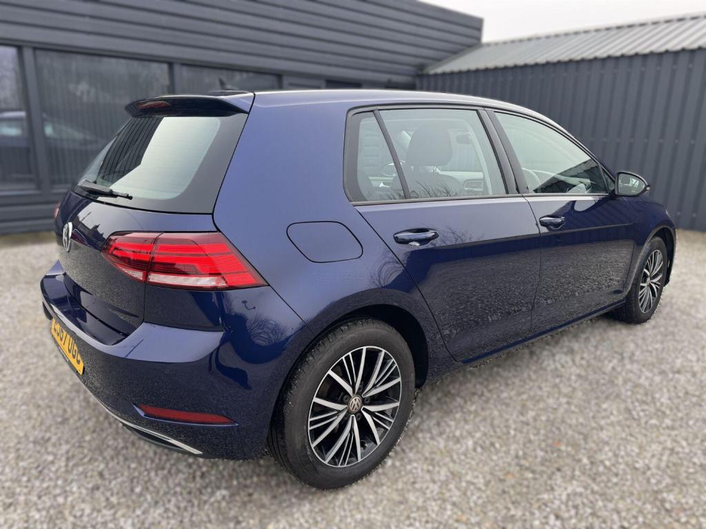 View VOLKSWAGEN GOLF 1.4 TSI SE Nav