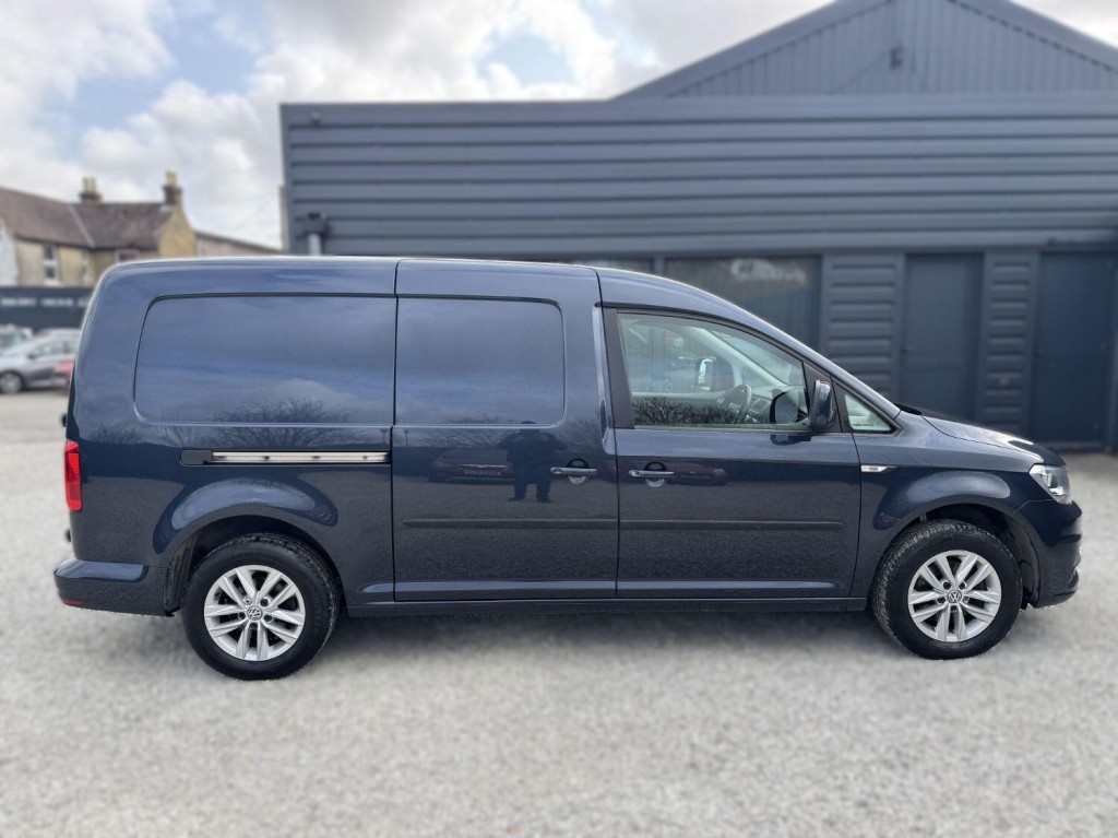 View VOLKSWAGEN CADDY MAXI 2.0 TDI C20 BlueMotion Tech Highline