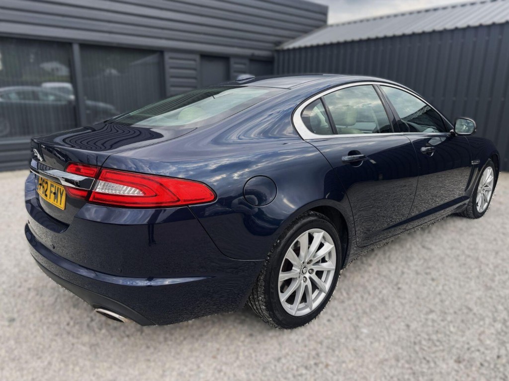 View JAGUAR XF 2.2 d Premium Luxury