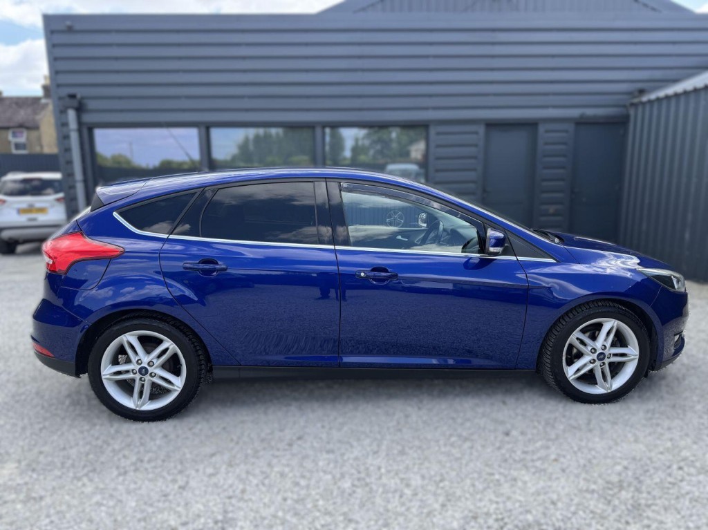 View FORD FOCUS 1.5 TDCi Zetec