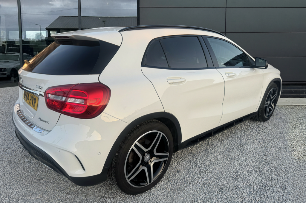 View MERCEDES-BENZ GLA CLASS 2.1 GLA220 CDI AMG Line