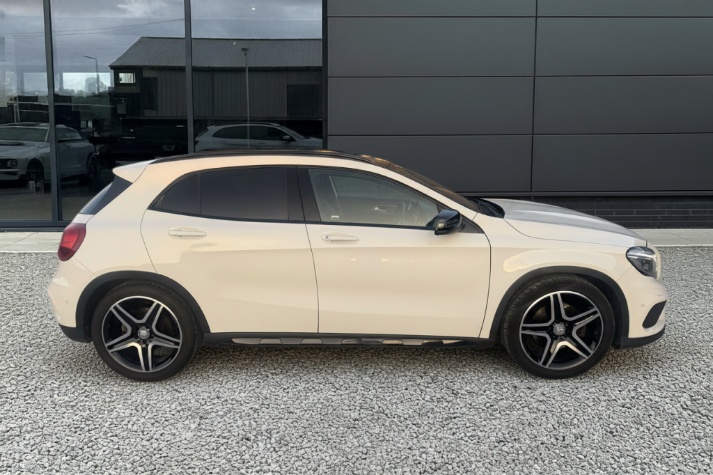 View MERCEDES-BENZ GLA CLASS 2.1 GLA220 CDI AMG Line