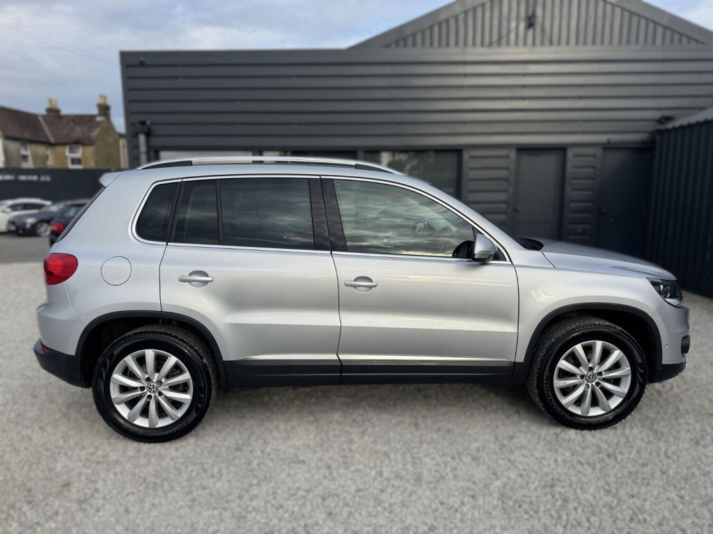 View VOLKSWAGEN TIGUAN 2.0 TDI BlueMotion Tech Match