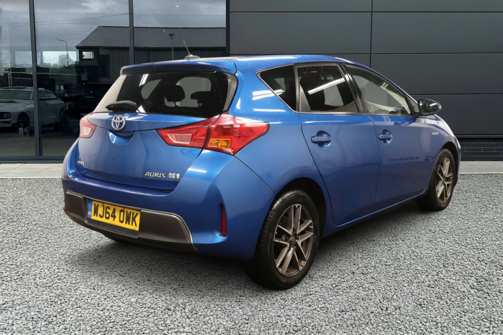 View TOYOTA AURIS 1.8 VVT-h Icon Plus