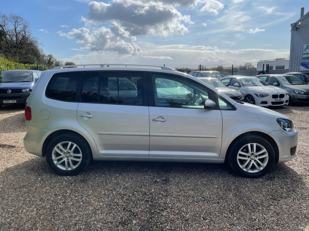View VOLKSWAGEN TOURAN SE TDI DSG Auto