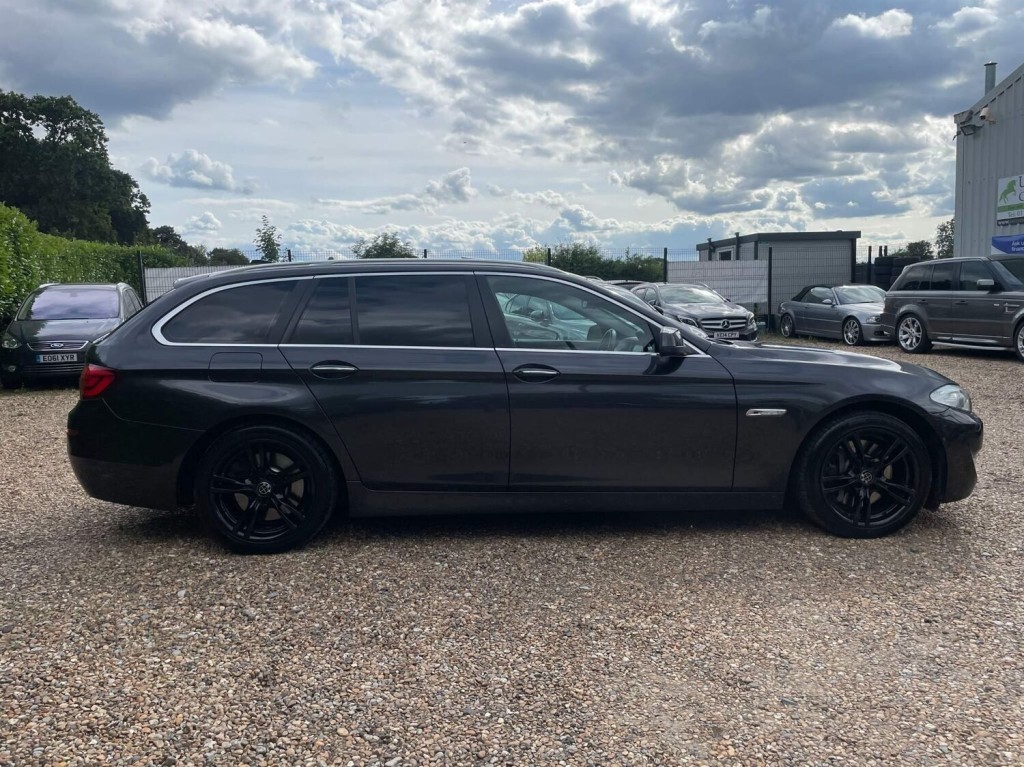 View BMW 5 SERIES 3.0 530d SE Touring Steptronic Euro 5 (s/s) 5dr