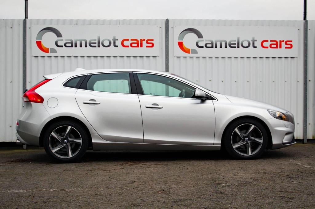 VOLVO V40