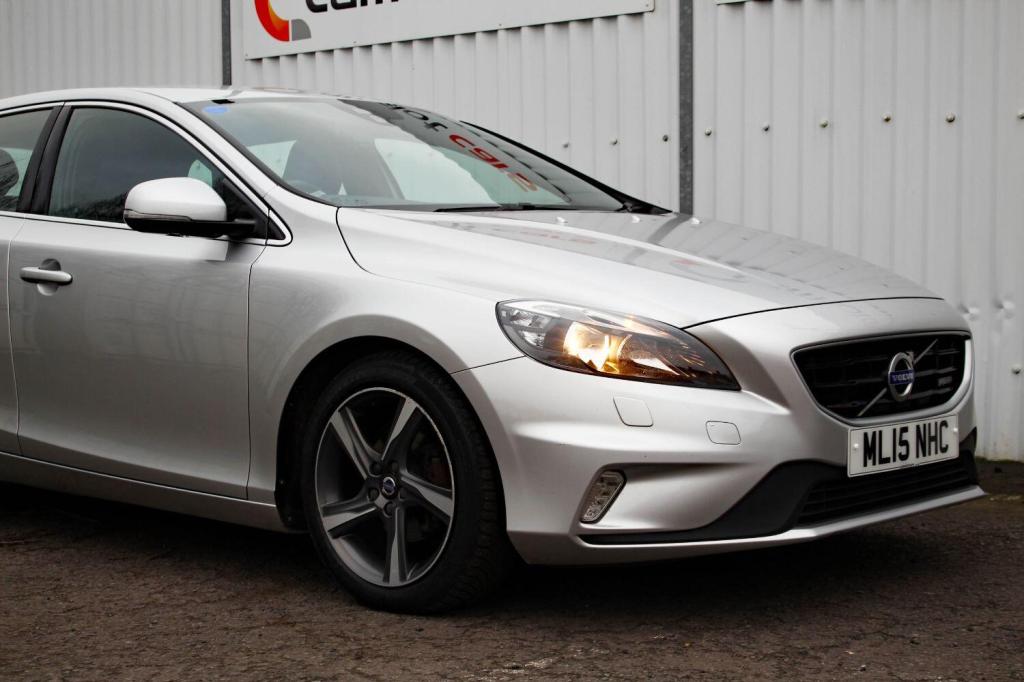 VOLVO V40